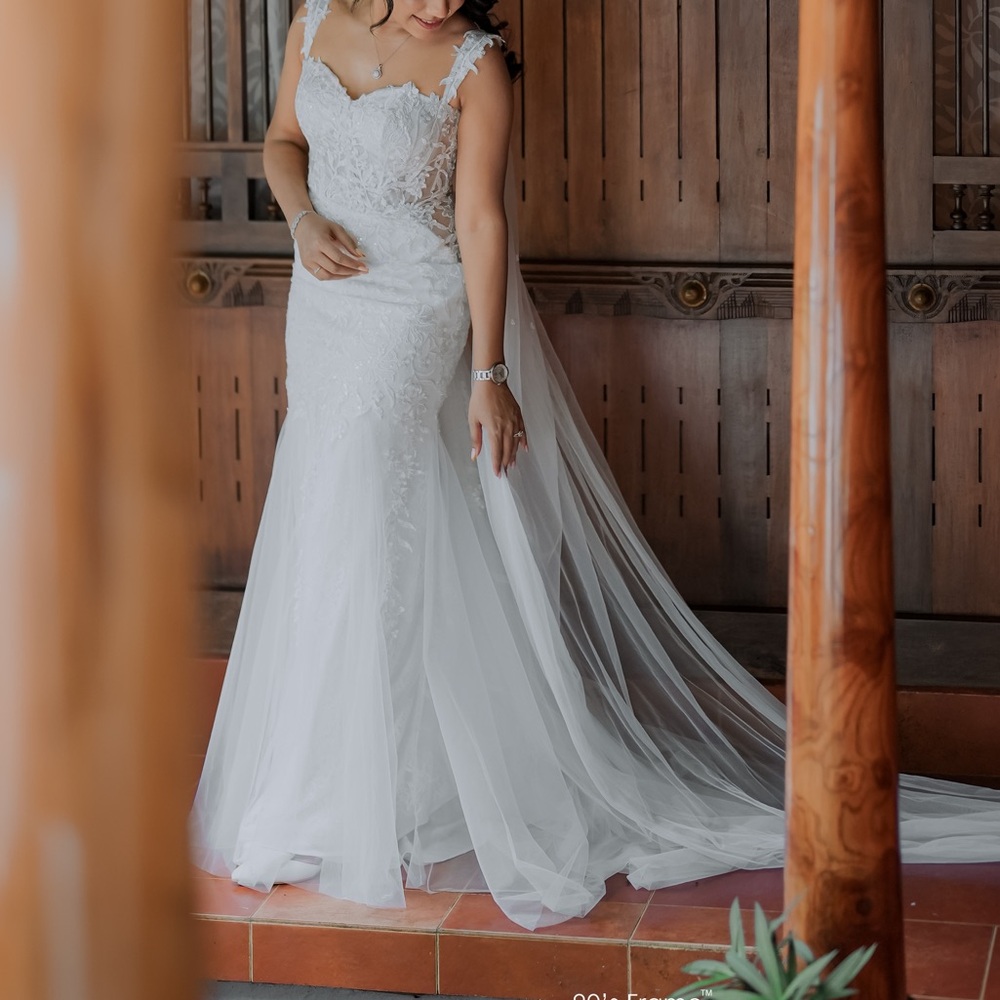 Elegant White Wedding Dress